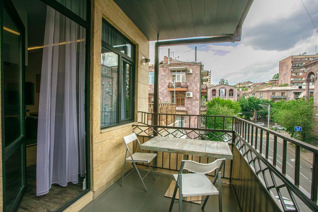 Luxe Apartment In Center Jerevan Eksteriør billede